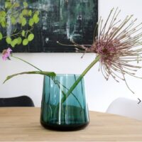 prachtige glazen vaas oceaanblauw